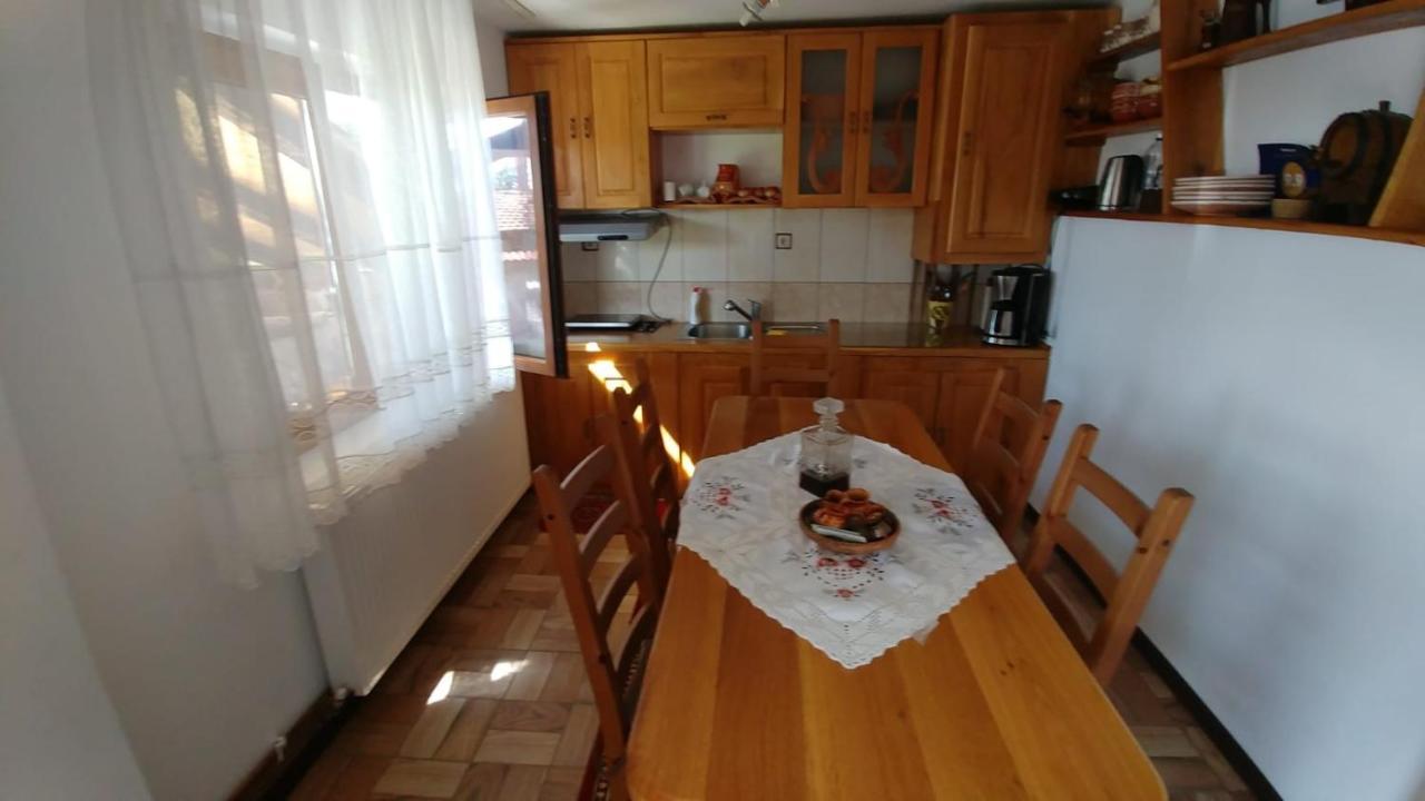 Casa Darius Villa Novaci-Straini Exterior photo