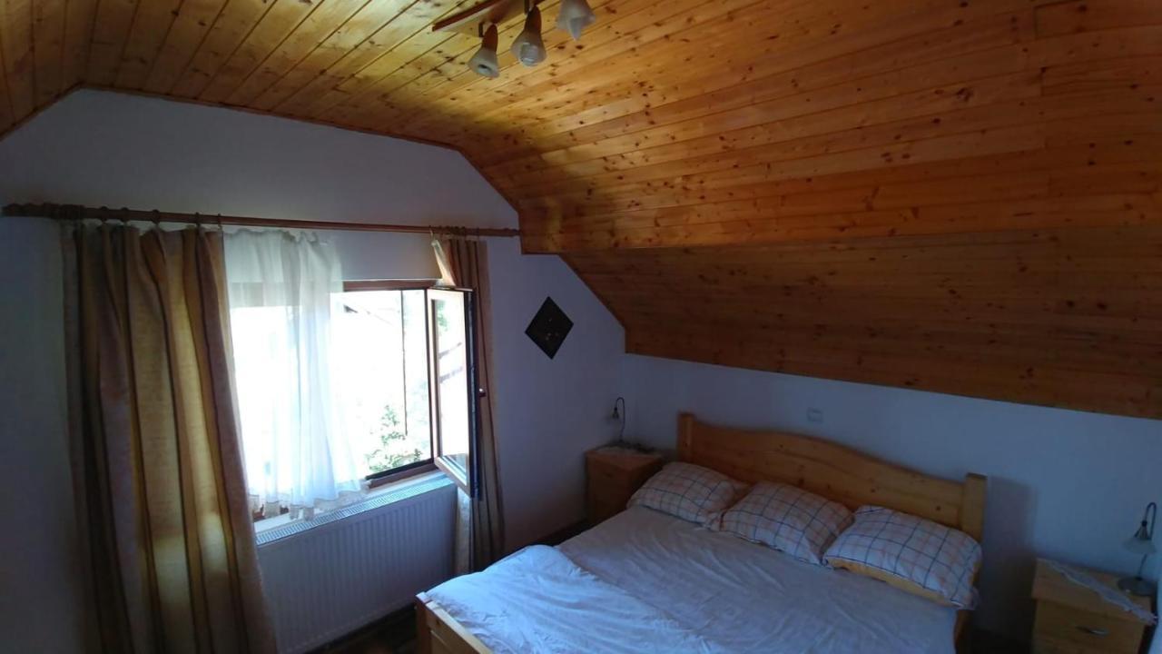 Casa Darius Villa Novaci-Straini Exterior photo